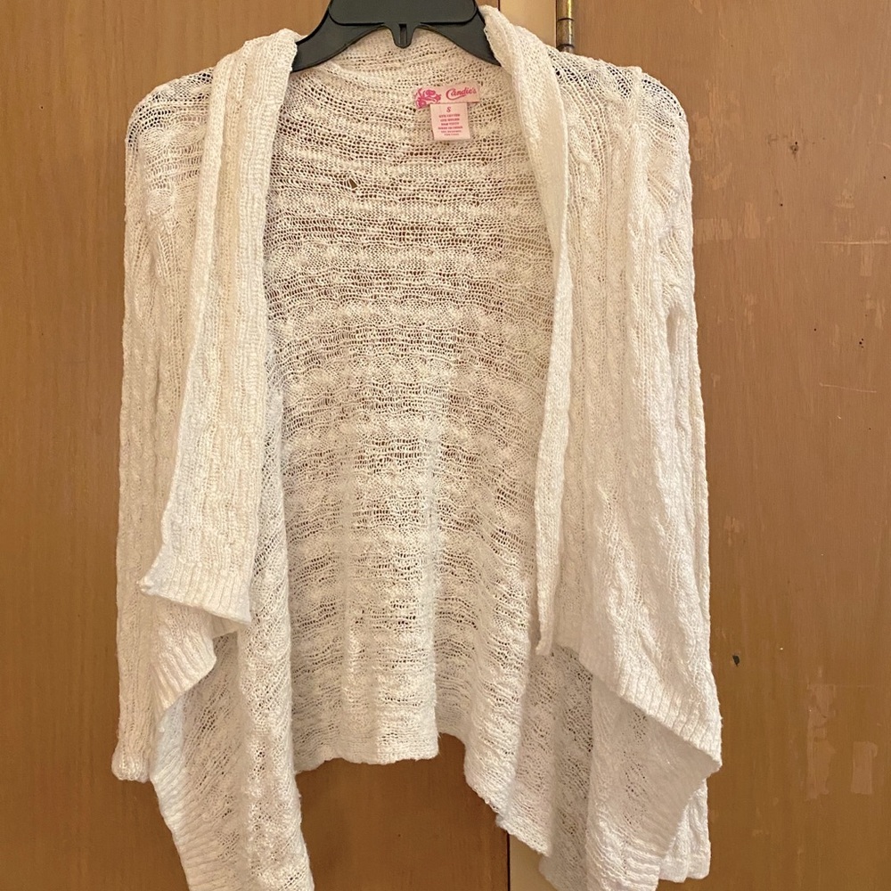 White Cardigan🕊✨🤍 - Picture 2 of 7